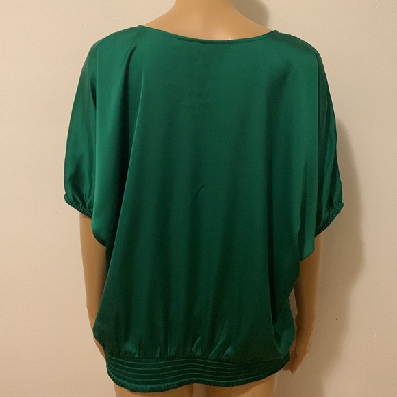 LIKE NEW Blouse - Picture 6 of 10